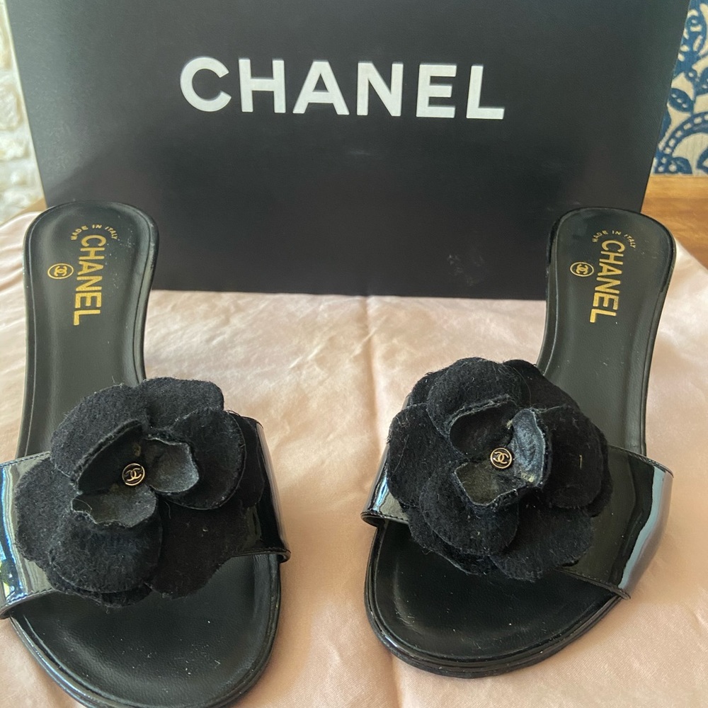 CHANEL gorgeous shoes, excellent condition!